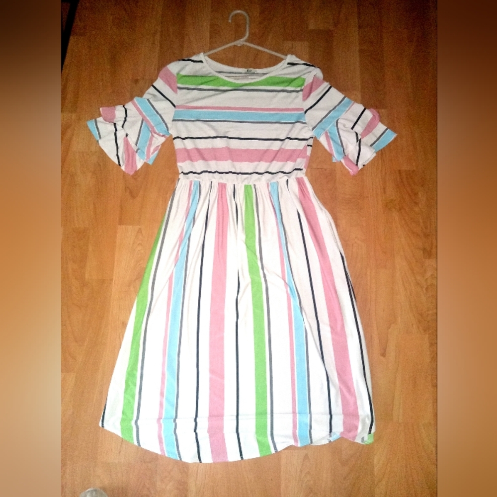 EGS MEDIUM GORGEOUS DRESS